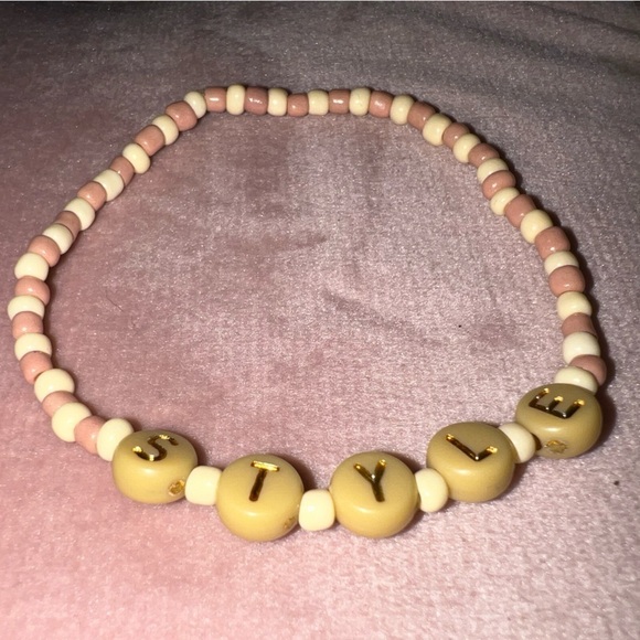 Taylor Swift Friendship Bracelet - Picture 2 of 4